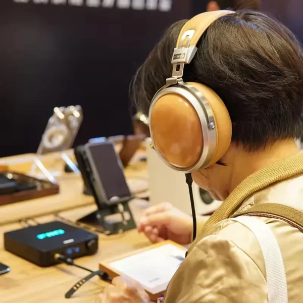 FiiO FT1 Closed-Back Over-Ear Headphone 60mm Dynamic Driver Hi-Res Audio Wired HiFi American Black Wood Ear Cups for Studio - Image 2